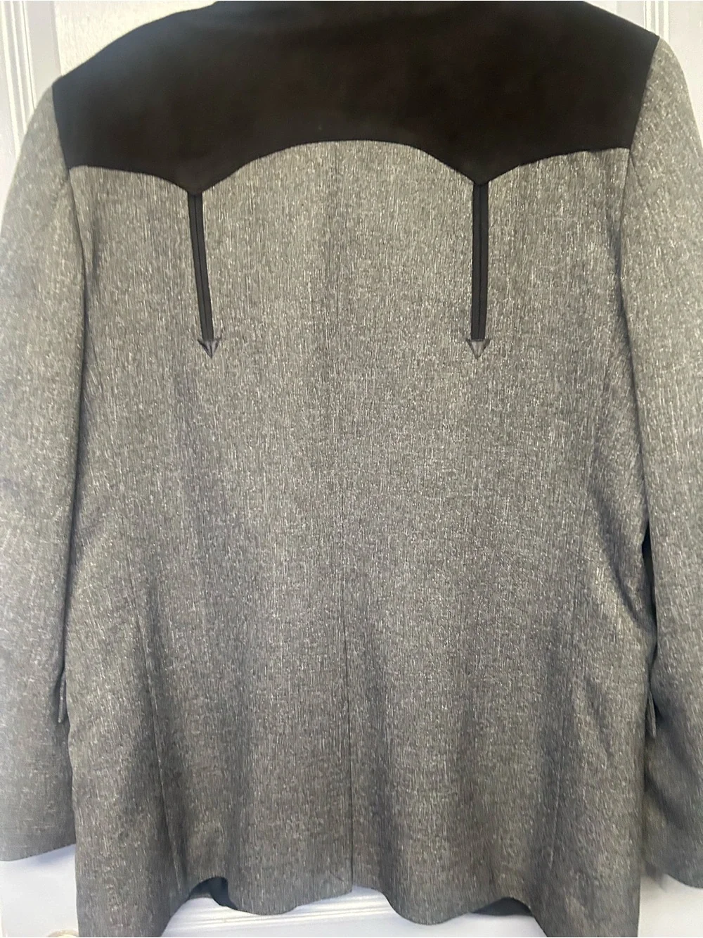 Circle S “Boise” Western gray/black polyester sport coat. NWOT size 46Long